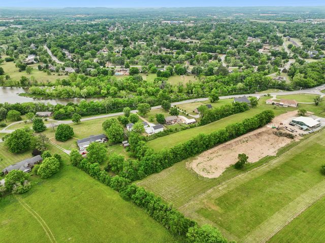 515A Nichols Ln, Gallatin, TN 37066