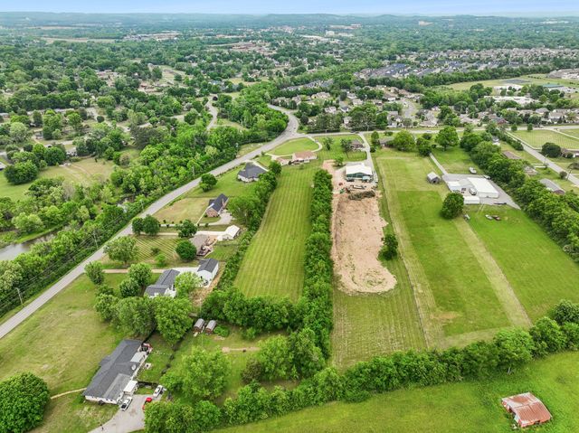 515A Nichols Ln, Gallatin, TN 37066