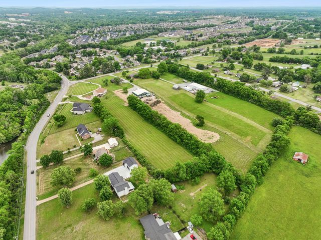 515A Nichols Ln, Gallatin, TN 37066