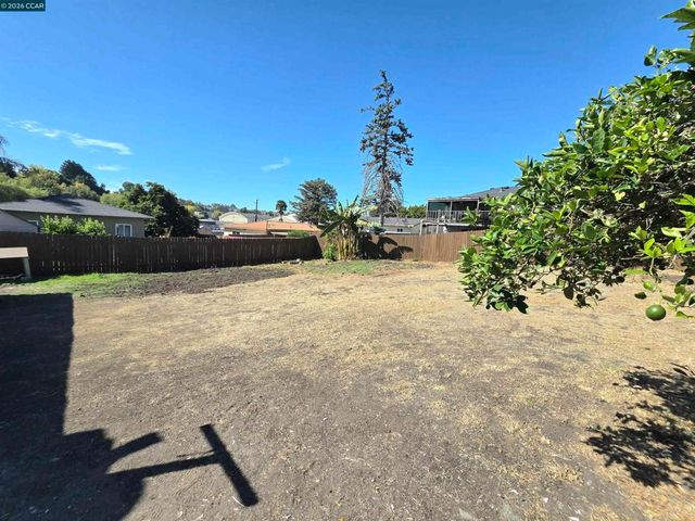 608 Sonoma Ave, Rodeo, CA 94572