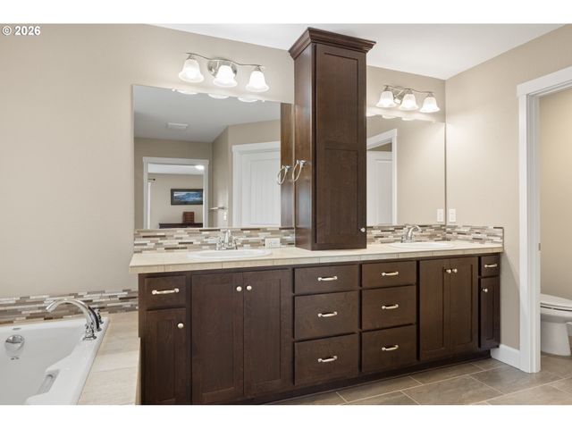 13215 Ne 56TH Ave, Vancouver, WA 98686