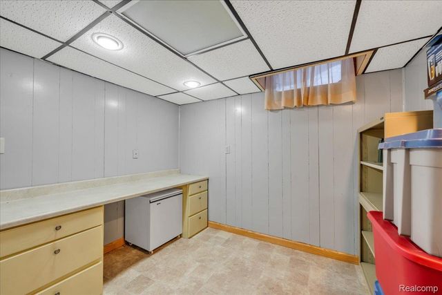 202 Meadow Pointe Drive, Fenton, MI 48430