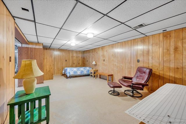 202 Meadow Pointe Drive, Fenton, MI 48430