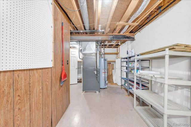 202 Meadow Pointe Drive, Fenton, MI 48430