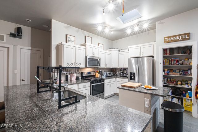 14812 HARRY FLOURNOY Avenue, El Paso, TX 79938