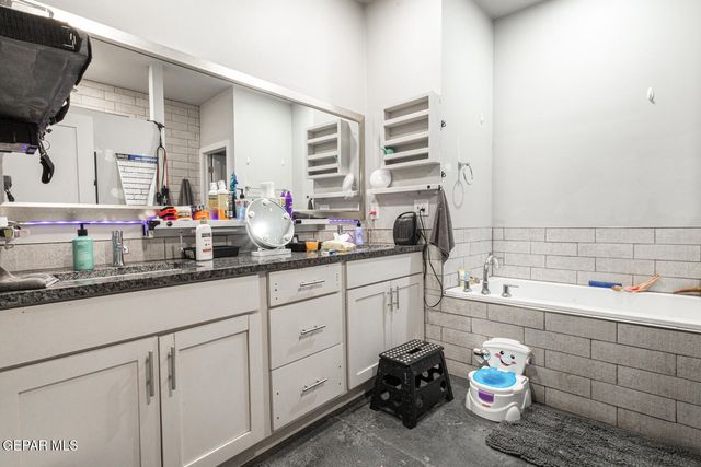 14812 HARRY FLOURNOY Avenue, El Paso, TX 79938