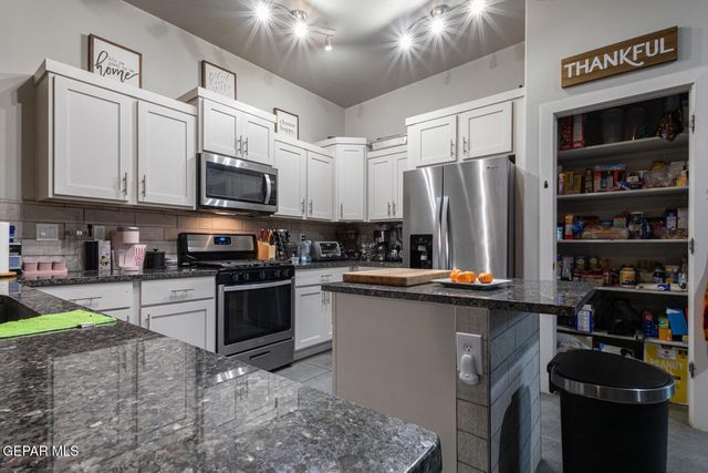 14812 HARRY FLOURNOY Avenue, El Paso, TX 79938