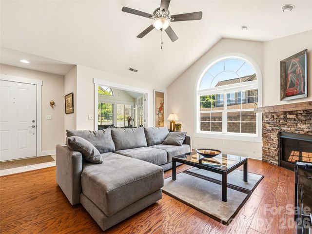 39 Braeburn Way, Flat Rock, NC 28731