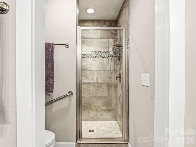 39 Braeburn Way, Flat Rock, NC 28731