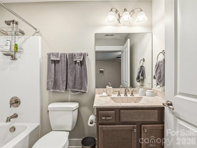 39 Braeburn Way, Flat Rock, NC 28731