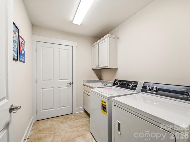 39 Braeburn Way, Flat Rock, NC 28731