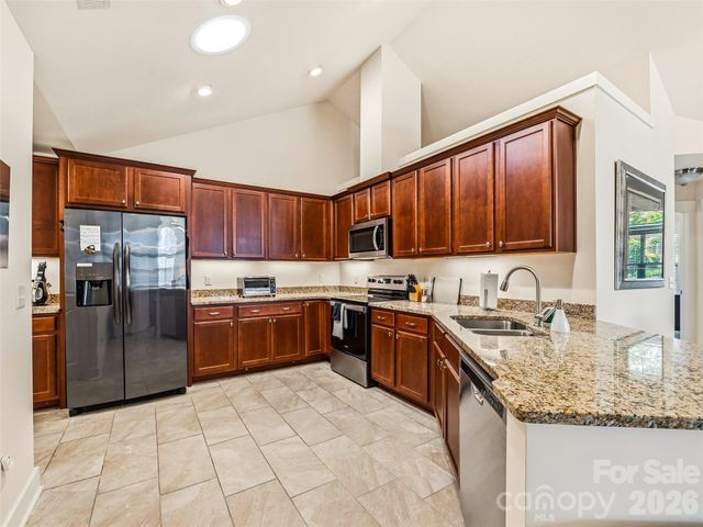 39 Braeburn Way, Flat Rock, NC 28731