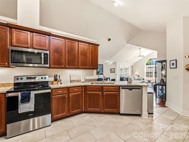 39 Braeburn Way, Flat Rock, NC 28731