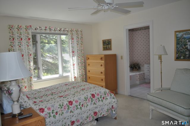 9 Centerbrook Court 9, Avon, CT 06001
