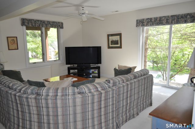 9 Centerbrook Court 9, Avon, CT 06001