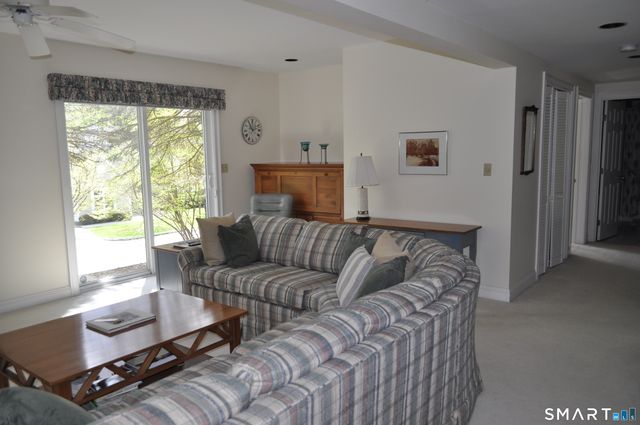 9 Centerbrook Court 9, Avon, CT 06001