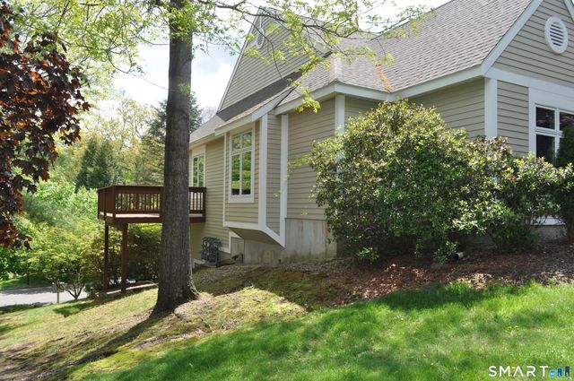 9 Centerbrook Court 9, Avon, CT 06001