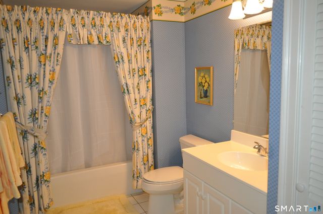 9 Centerbrook Court 9, Avon, CT 06001