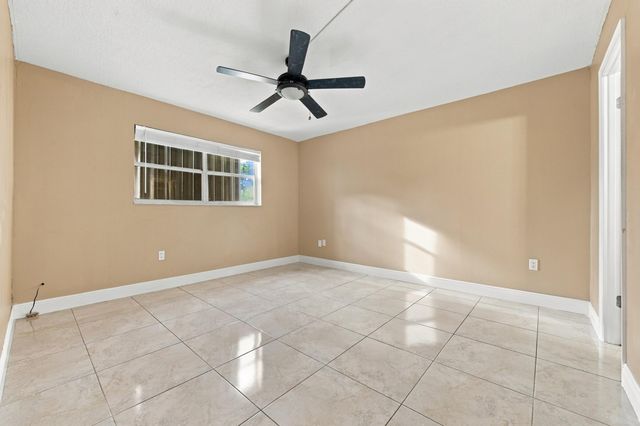 8285 Sunrise Lakes Boulevard 102, Sunrise, FL 33322