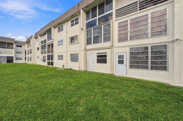 8285 Sunrise Lakes Boulevard 102, Sunrise, FL 33322
