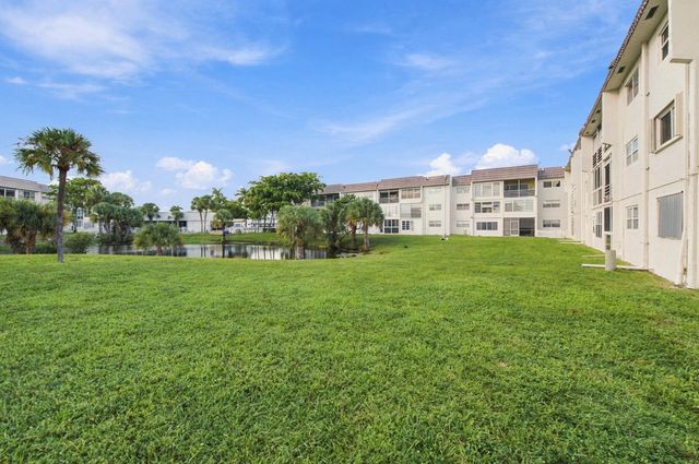 8285 Sunrise Lakes Boulevard 102, Sunrise, FL 33322