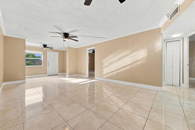 8285 Sunrise Lakes Boulevard 102, Sunrise, FL 33322