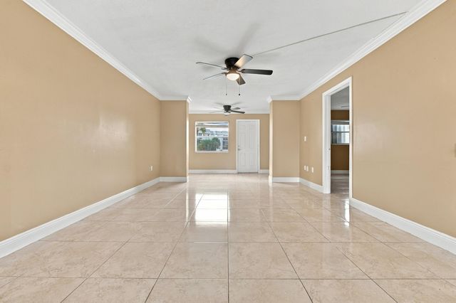 8285 Sunrise Lakes Boulevard 102, Sunrise, FL 33322