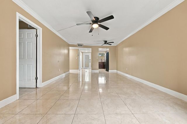 8285 Sunrise Lakes Boulevard 102, Sunrise, FL 33322