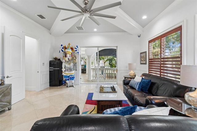 6233 BAYSHORE BOULEVARD, Tampa, FL 33611