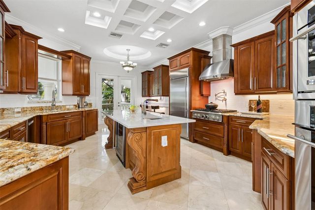 6233 BAYSHORE BOULEVARD, Tampa, FL 33611