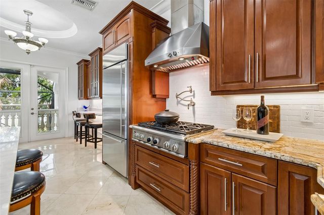 6233 BAYSHORE BOULEVARD, Tampa, FL 33611