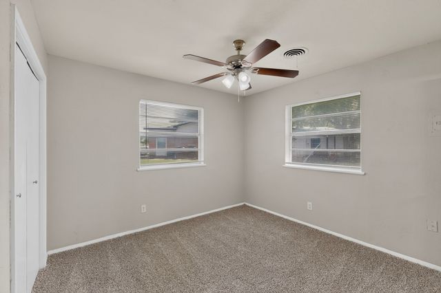 5500 Oak Grove Road, Fort Worth, TX 76134