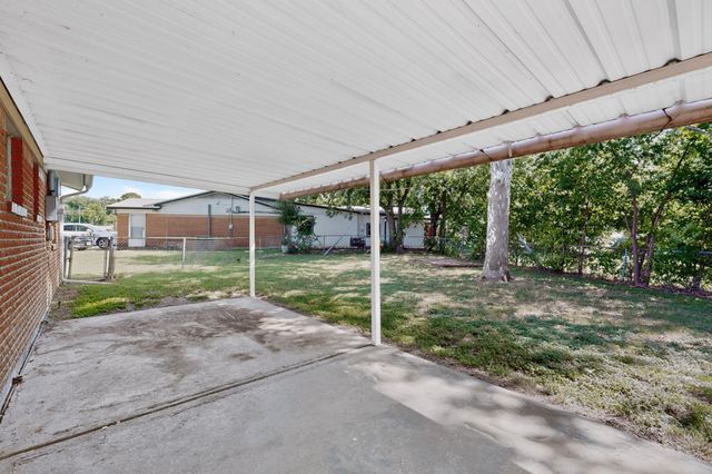5500 Oak Grove Road, Fort Worth, TX 76134