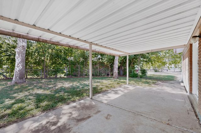 5500 Oak Grove Road, Fort Worth, TX 76134