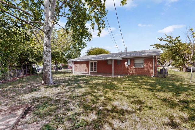 5500 Oak Grove Road, Fort Worth, TX 76134