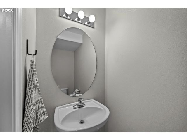 21778 Sw VINTNER Ln, Sherwood, OR 97140