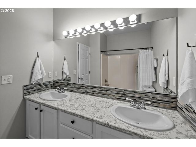 21778 Sw VINTNER Ln, Sherwood, OR 97140