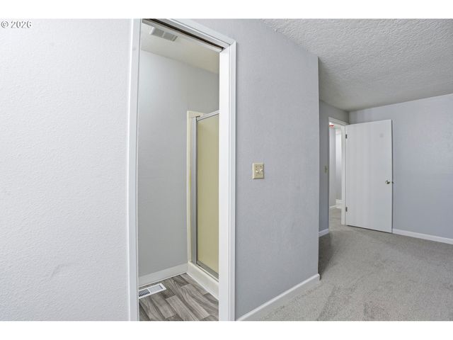 349 Ne 18TH St, Gresham, OR 97030