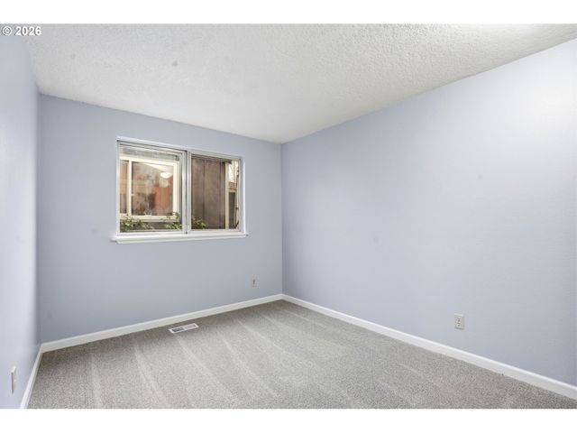 349 Ne 18TH St, Gresham, OR 97030