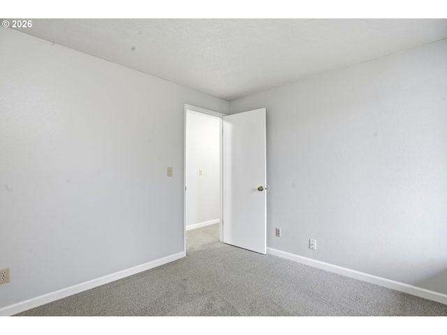 349 Ne 18TH St, Gresham, OR 97030