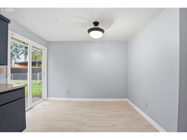 349 Ne 18TH St, Gresham, OR 97030