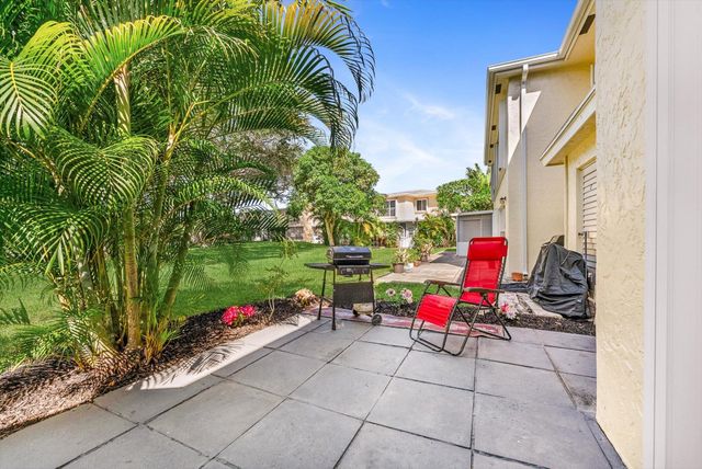 1241 NW 18TH Avenue 102, Delray Beach, FL 33445