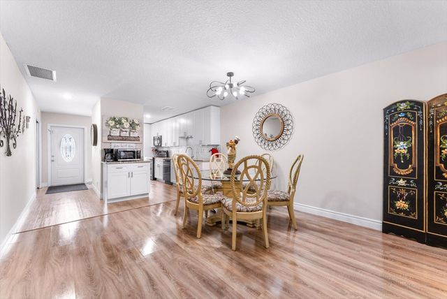 1241 NW 18TH Avenue 102, Delray Beach, FL 33445