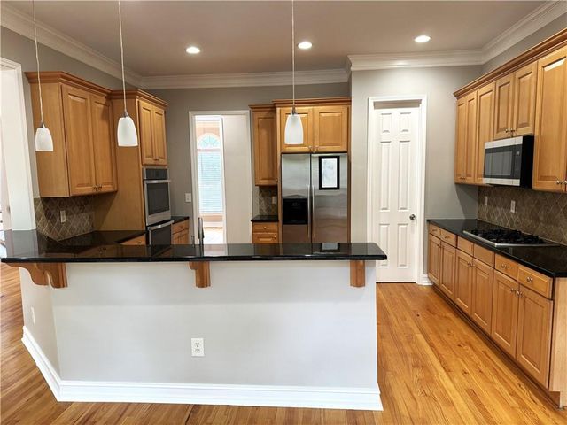 889 Lenox Ct NE, Atlanta, GA 30324