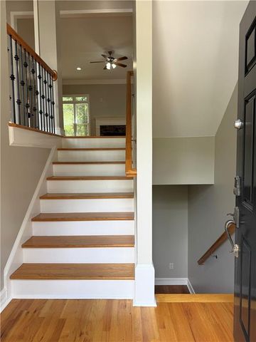 889 Lenox Ct NE, Atlanta, GA 30324