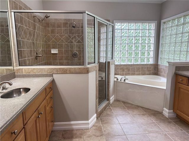 889 Lenox Ct NE, Atlanta, GA 30324