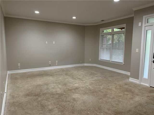 889 Lenox Ct NE, Atlanta, GA 30324