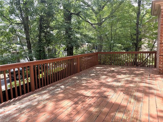 889 Lenox Ct NE, Atlanta, GA 30324