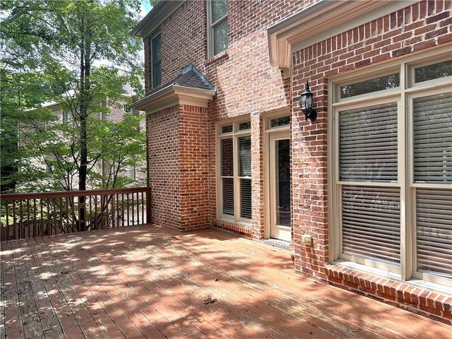 889 Lenox Ct NE, Atlanta, GA 30324