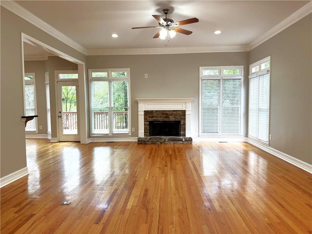 889 Lenox Ct NE, Atlanta, GA 30324